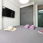 Center - Happy