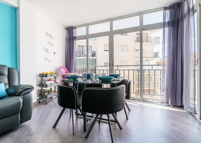 Center - Happy * Nerja