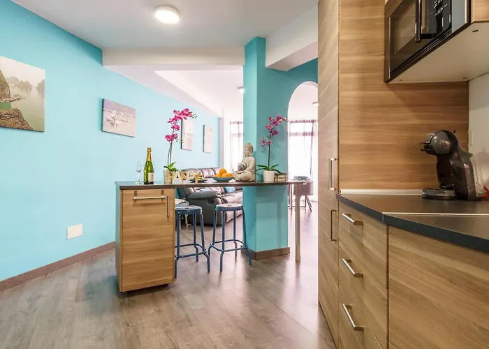 Center - Happy * Nerja